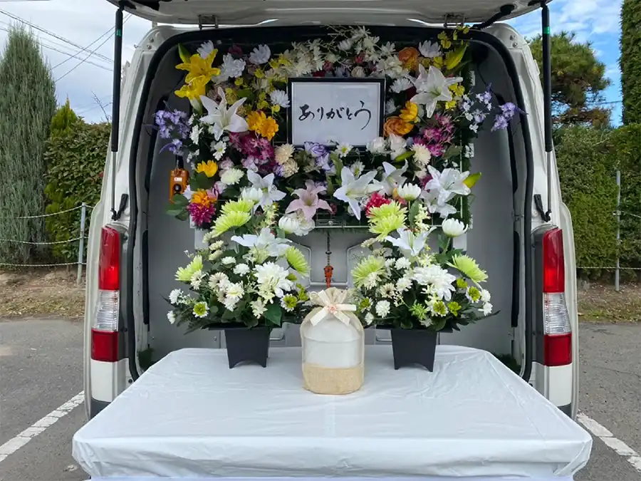 専用のペット火葬車